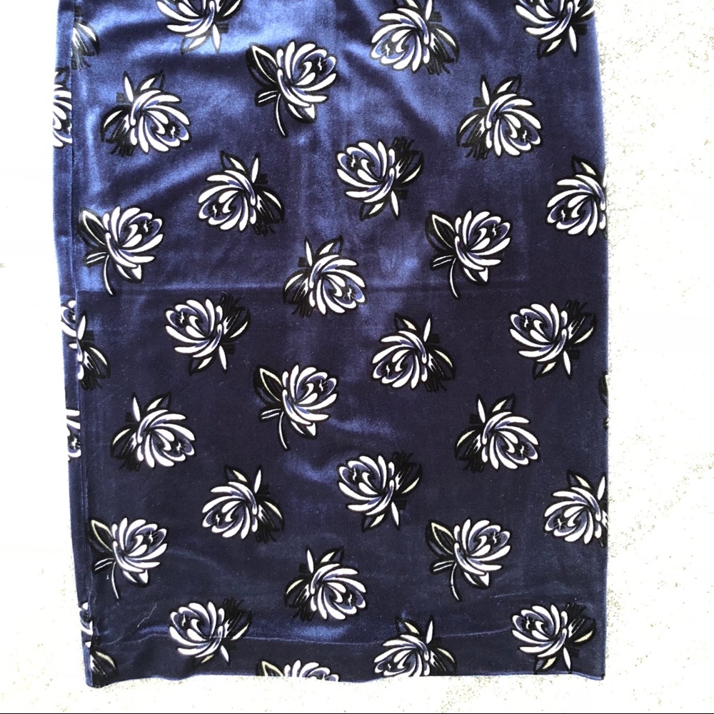 NWT Ann Taylor LOFT pencil skirt! 💙ULTRA-soft!